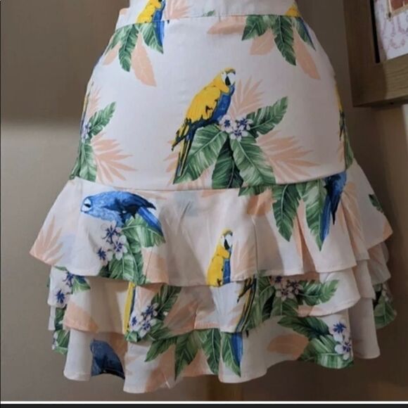 Forever 21 Tropical Skirt With ruffles - Picture 2 of 5